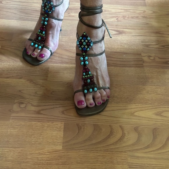 Stuart Weitzman metallic wrap sandals with stones - Picture 5 of 9